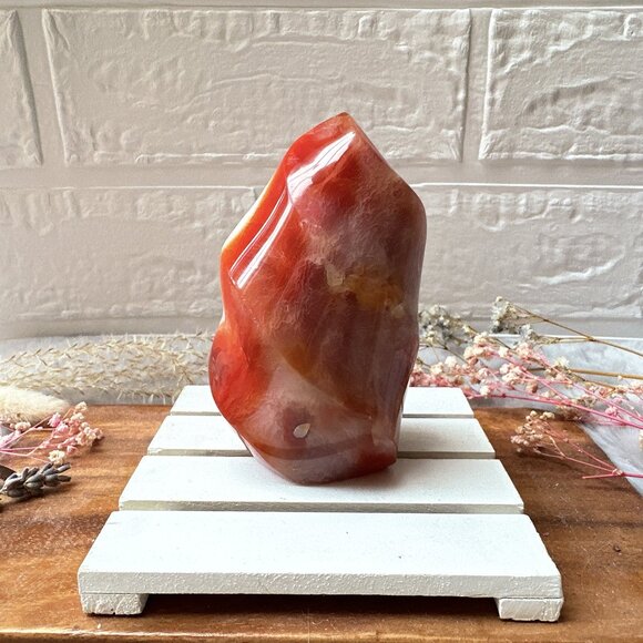 Beautiful Carnelian Flame - Picture 8 of 9